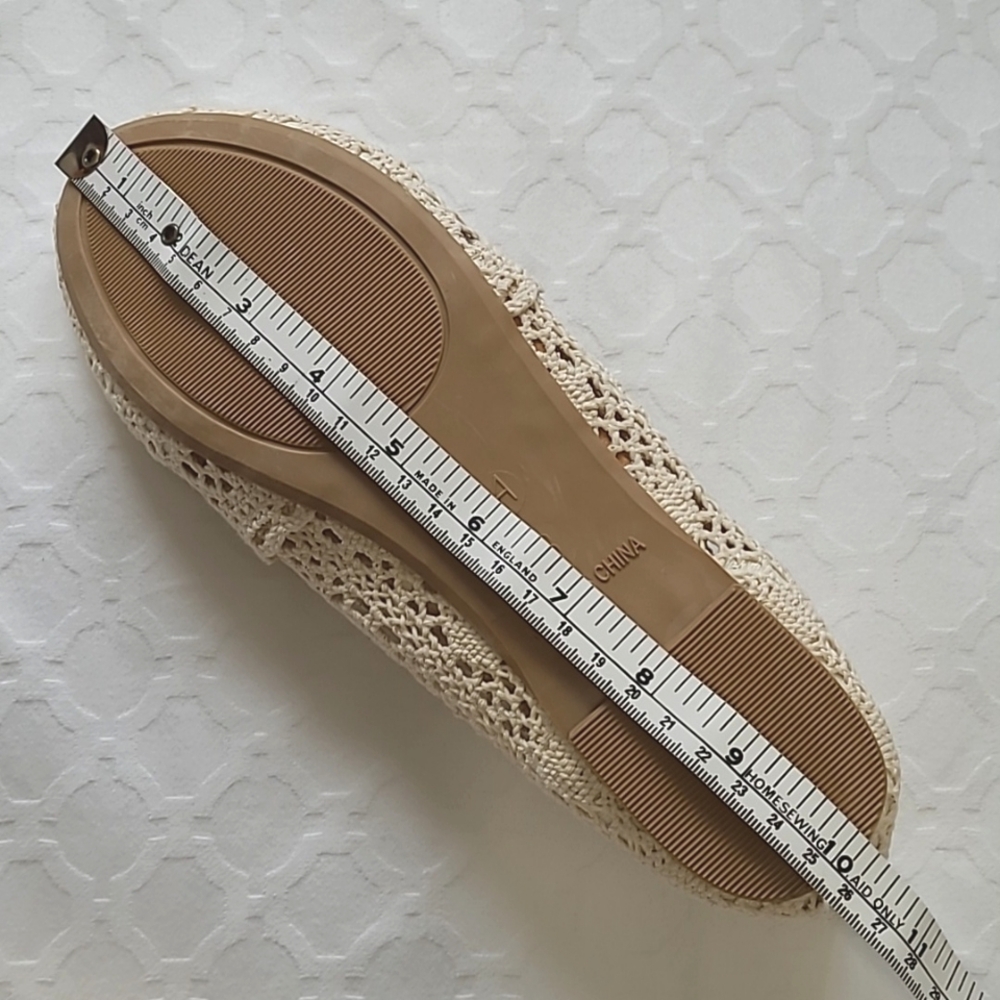 😍3/$25 Crochet Flats - Picture 3 of 8